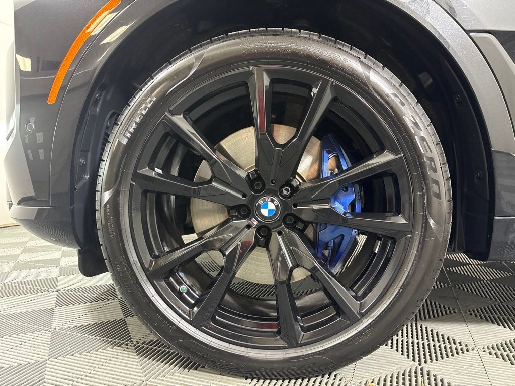 Certified 2026 BMW X7 xDrive40i w/ M Sport Package AWD/4WD image 8