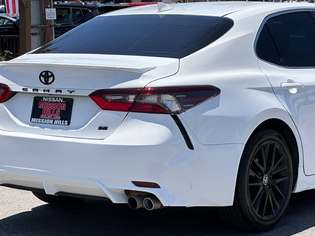 Used 2023 Toyota Camry SE w/ Convenience Package FWD image 8