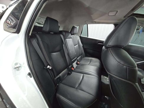 Used 2023 Toyota Corolla Cross XLE w/ Convenience Package FWD image 16