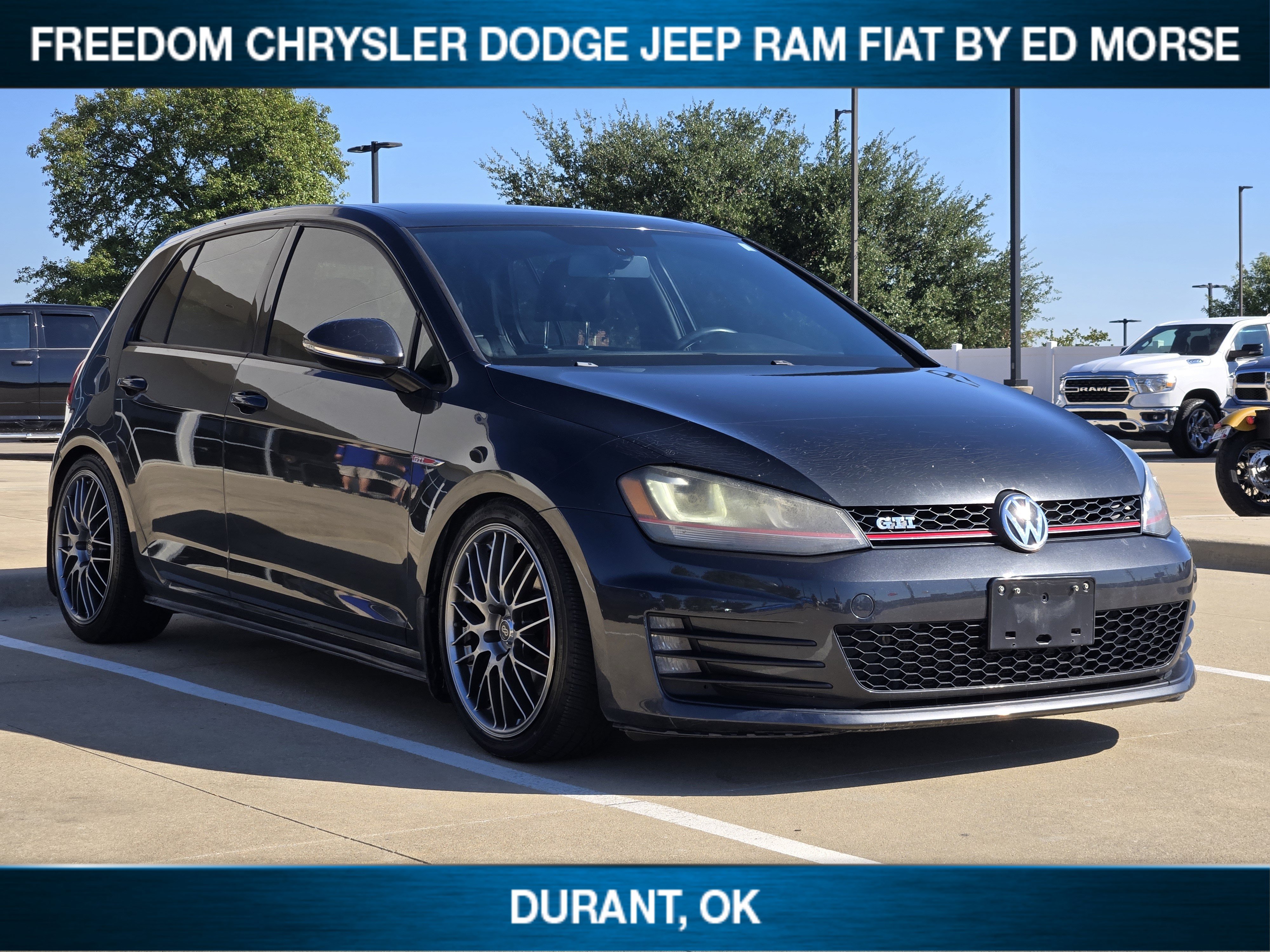 Used 2015 Volkswagen Golf 4-Door FWD image 2