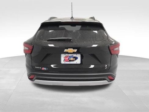 New 2026 Chevrolet Trax LT w/ Sunroof Package image 4