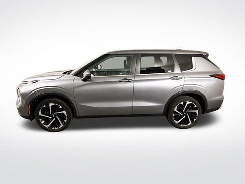 Used 2022 Mitsubishi Outlander SE image 4