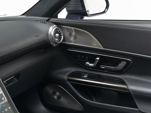 Used 2022 Mercedes-Benz SL 63 AMG SL 63 AMGﾮ w/ Driver Assistance Package image 43