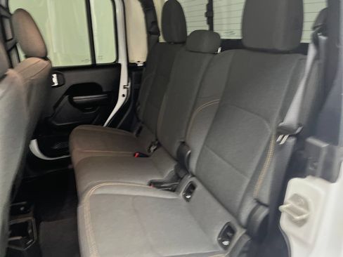 Used 2024 Jeep Gladiator Sport AWD/4WD image 14