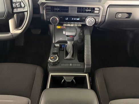 Used 2025 Toyota 4Runner TRD Off-Road AWD/4WD image 16