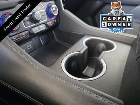 Used 2022 Chevrolet Tahoe Z71 w/ Luxury Package AWD/4WD image 39