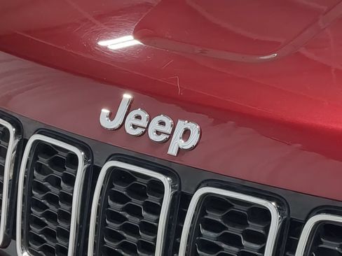 Used 2020 Jeep Grand Cherokee Limited w/ Premium Lighting Group AWD/4WD image 15