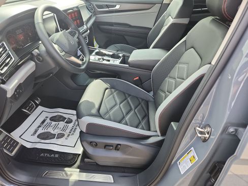 New 2026 Volkswagen Atlas Peak Edition image 15
