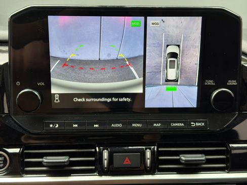 Used 2024 Nissan Pathfinder Platinum FWD image 29