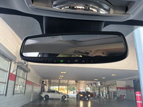 Used 2025 Toyota Sienna XLE FWD image 21
