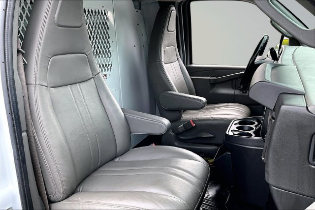 Used 2020 Chevrolet Express 2500 w/ Driver Convenience Package RWD image 28