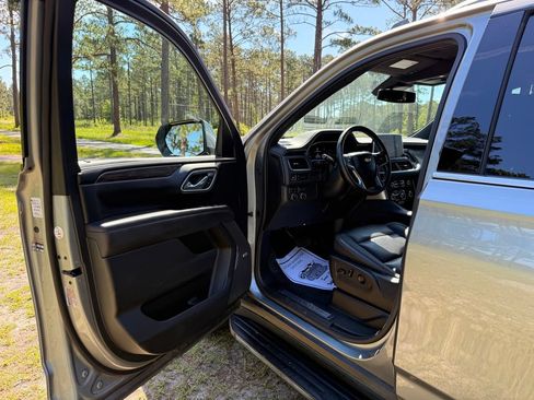 Used 2024 Chevrolet Tahoe LT AWD/4WD image 11