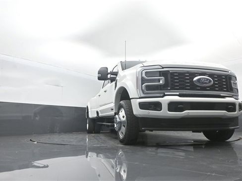 Certified 2025 Ford F450 Platinum image 25