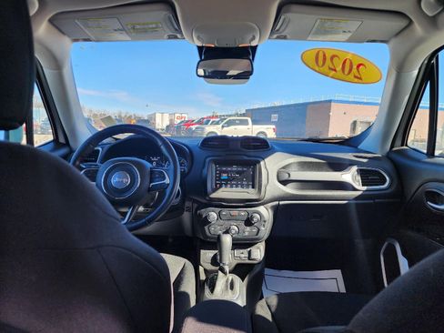 Used 2020 Jeep Renegade Latitude w/ Cold Weather Group image 16