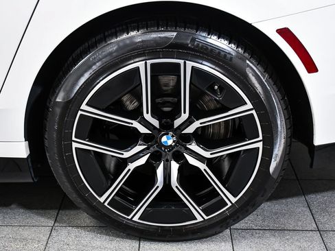 Used 2026 BMW 740i xDrive AWD/4WD image 8