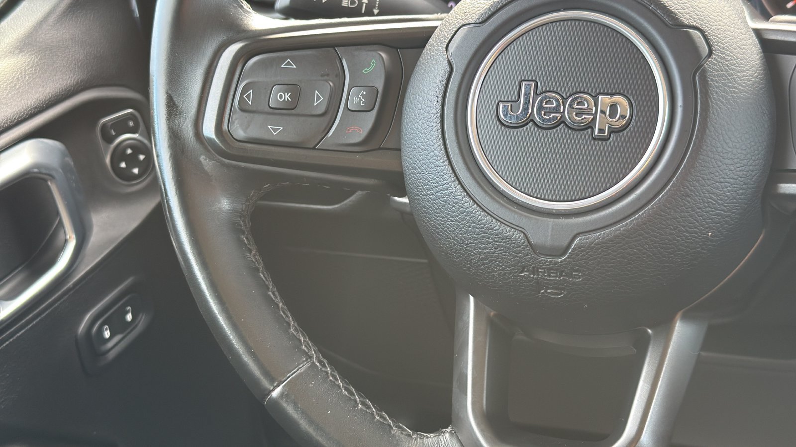 Used 2022 Jeep Wrangler Unlimited Sport AWD/4WD image 16