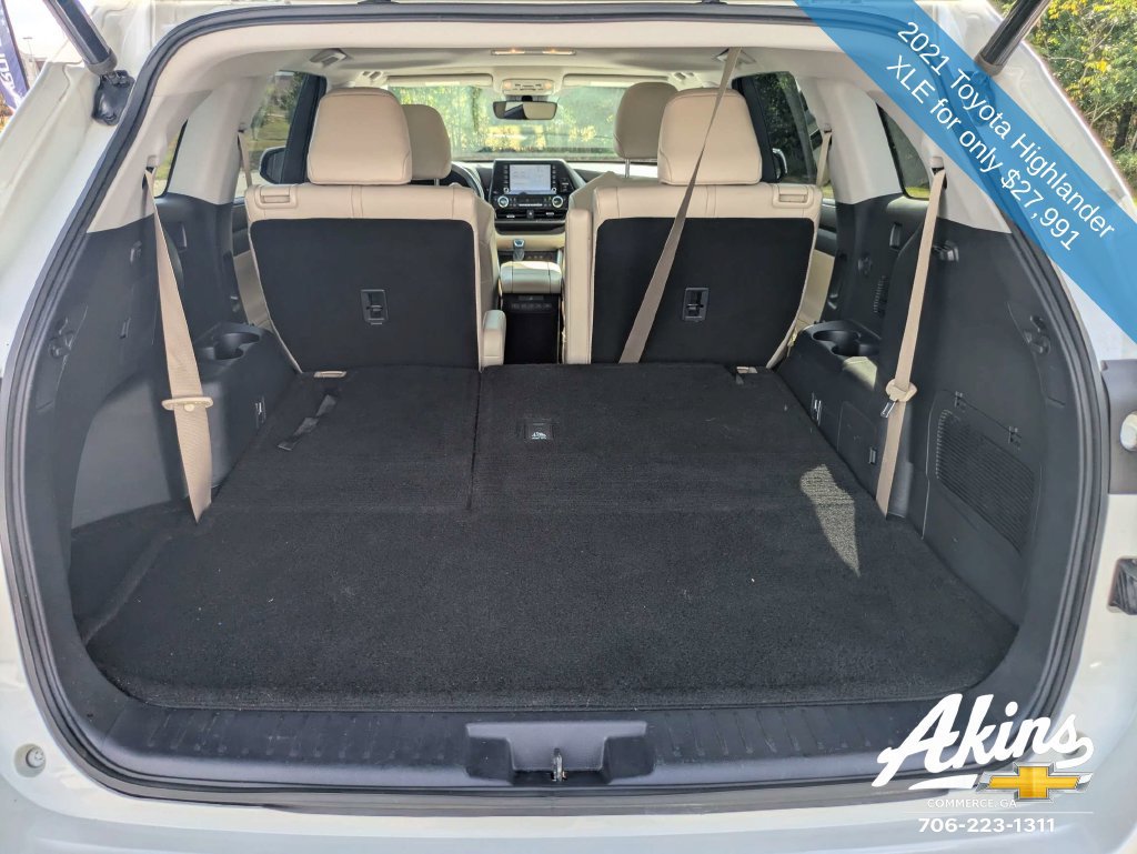 Used 2021 Toyota Highlander XLE FWD image 13