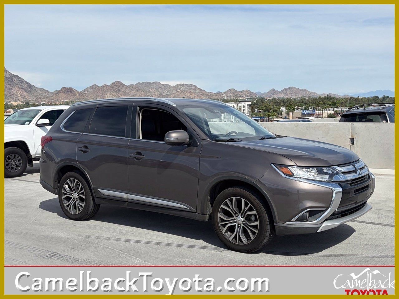 Used 2017 Mitsubishi Outlander SEL FWD image 1