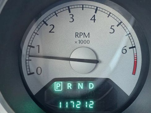 Used 2008 Chrysler Sebring Limited w/ Luxury Group FWD image 13