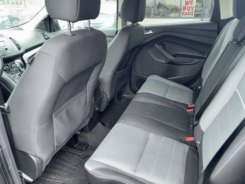 Used 2015 Ford Escape SE FWD image 9