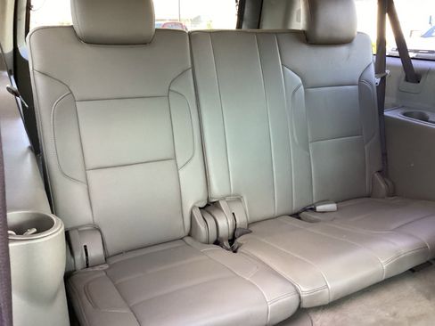 Used 2019 Chevrolet Suburban Premier image 22