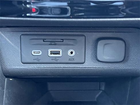 Used 2020 Buick Encore GX Essence w/ Advanced Technology Package image 8