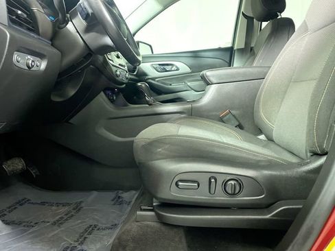 Used 2019 Chevrolet Traverse LT image 19