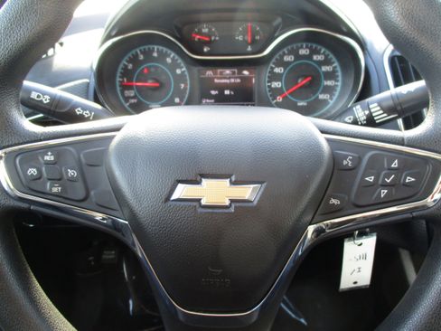 Used 2018 Chevrolet Cruze LT image 14