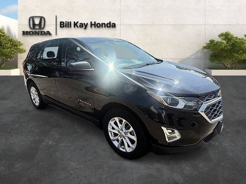 Used 2019 Chevrolet Equinox LS FWD image 2