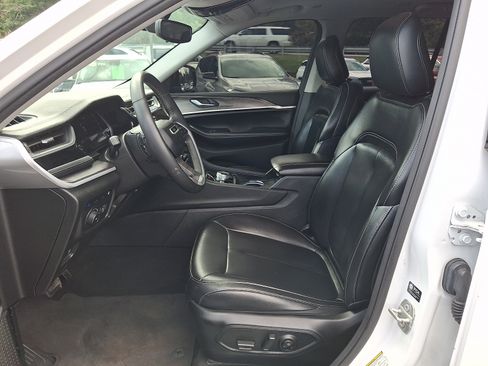 Used 2024 Jeep Grand Cherokee Limited 4xe AWD/4WD image 14