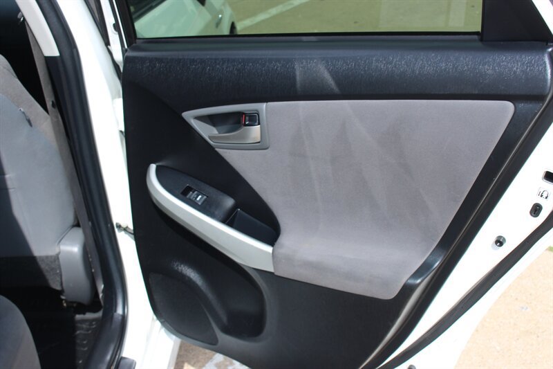 Used 2015 Toyota Prius Three FWD image 22