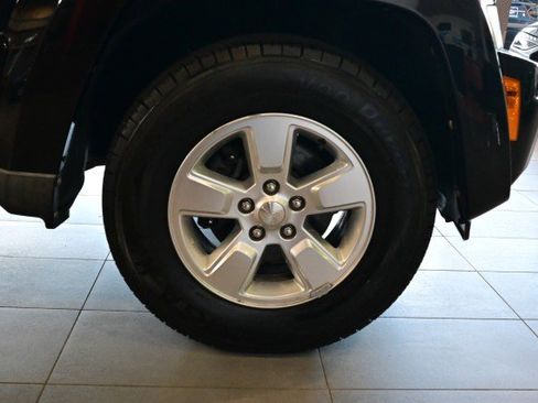 Used 2012 Jeep Liberty Sport AWD/4WD image 33