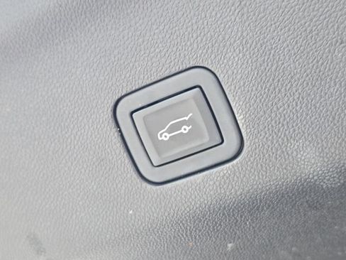 Used 2023 Chevrolet Tahoe RST RWD image 12
