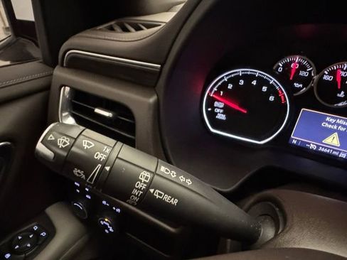 Used 2021 Chevrolet Tahoe LT image 12