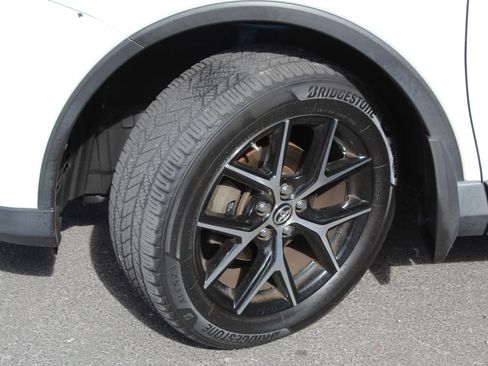 Used 2016 Toyota RAV4 SE FWD image 5