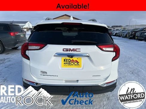 Used 2024 GMC Terrain SLT image 7