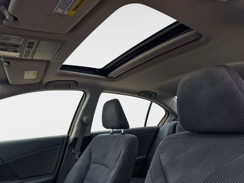 Used 2016 Honda Accord EX image 32