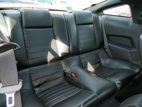 Used 2010 Ford Mustang GT Premium image 16