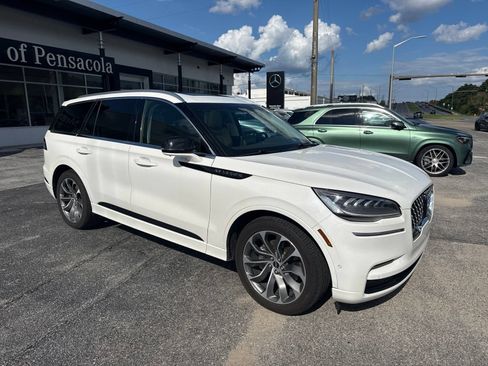 Used 2023 Lincoln Aviator Grand Touring w/ Equipment Group 301A AWD/4WD image 2