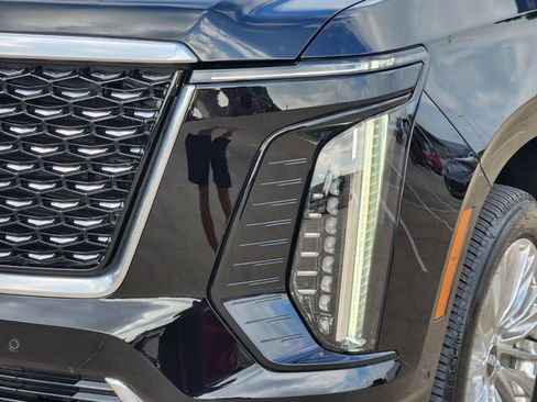 Used 2025 Cadillac Escalade ESV Premium Luxury w/ LPO, Floor Liner Package AWD/4WD image 16