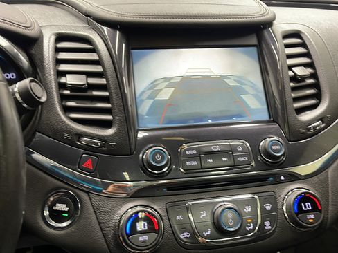 Used 2019 Chevrolet Impala Premier FWD image 9