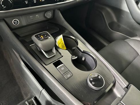 Used 2023 Nissan Rogue S image 20