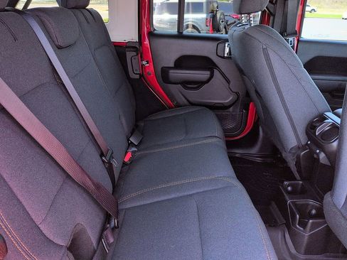 Used 2025 Jeep Wrangler Unlimited Sport AWD/4WD image 8