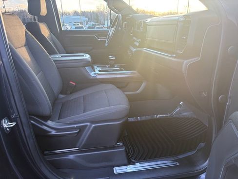 Used 2022 Chevrolet Silverado 1500 RST w/ Max Trailering Package AWD/4WD image 17