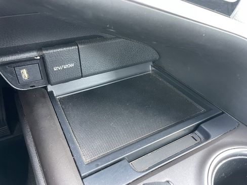 Used 2023 Toyota Camry SE image 12