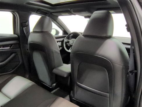 Certified 2025 MAZDA MAZDA3 Hatchback w/Premium Plus Pkg image 19