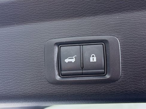 Used 2025 Mitsubishi Outlander SE FWD image 29