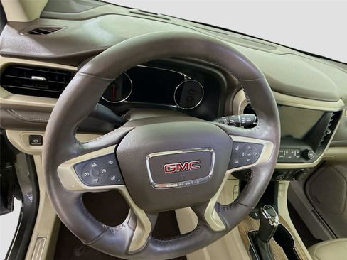 Used 2017 GMC Acadia Denali w/ Technology Package AWD/4WD image 5