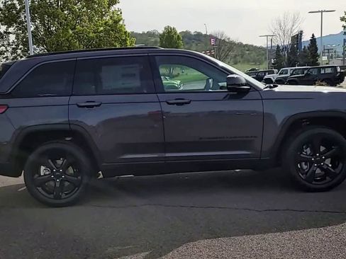 New 2026 Jeep Grand Cherokee Limited AWD/4WD image 9
