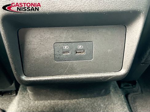 Used 2023 Nissan Rogue SV image 31